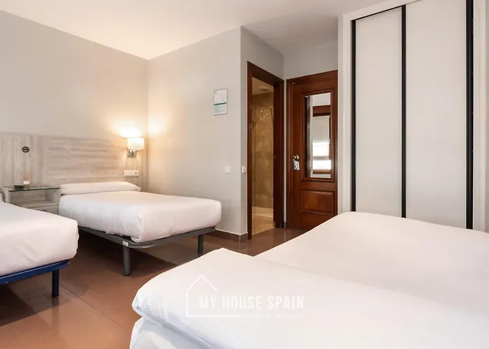 Playa Poniente Hotel 2*