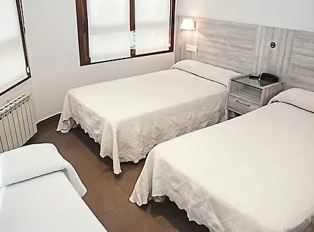 Playa Poniente Hotel 2*