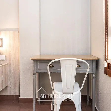 波尼连普拉亚酒店